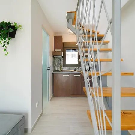 Theros By The Sea Apartment *