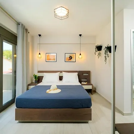 Theros By The Sea Apartment