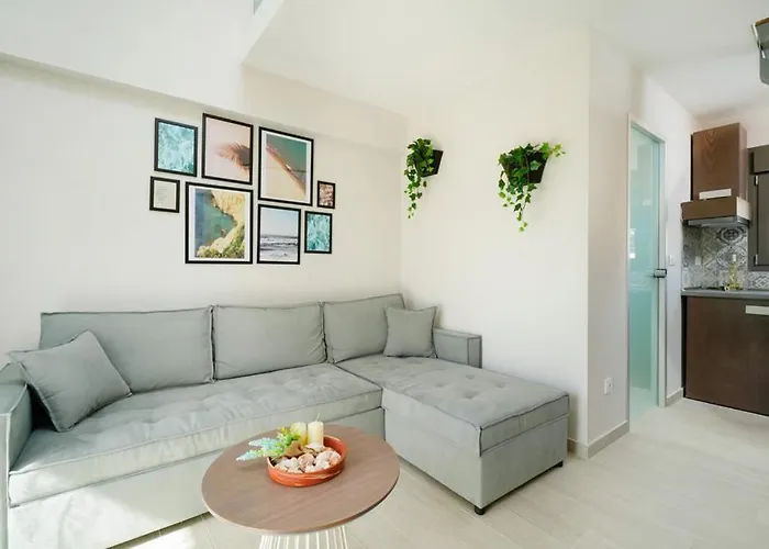 Theros By The Sea Apartment